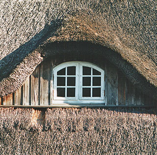 Thatched roof 2003 :: Museum village Klockenhagen, window of a house